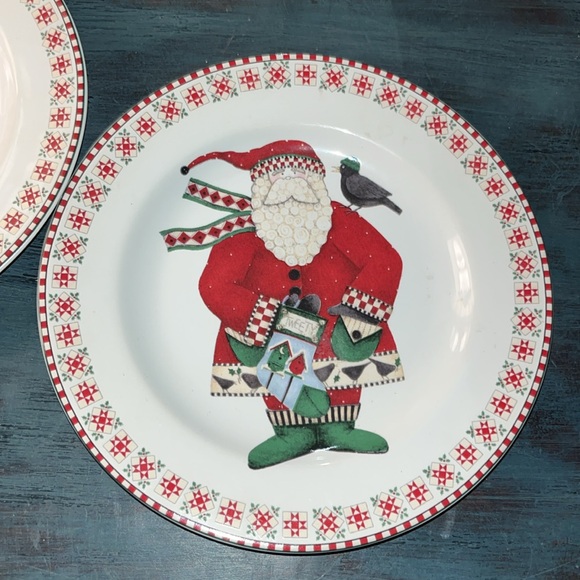 New Debbie Mumm Sakura Santa Plates - Picture 3 of 8